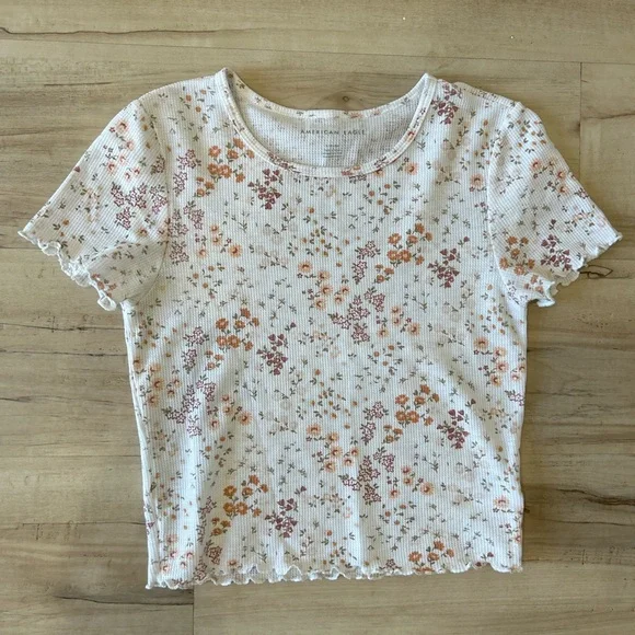 American Eagle lettuce hem waffle textured baby tee small white floral print - Picture 1 of 1